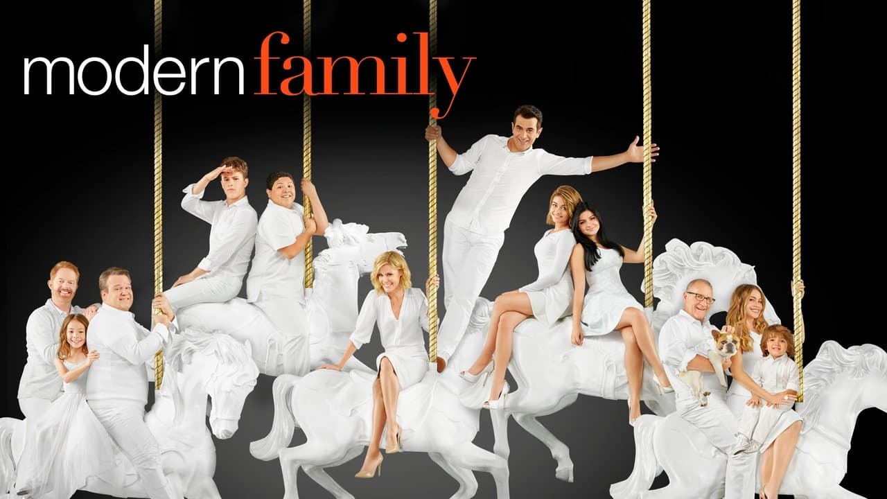 Modern Family — backdrops with title 4