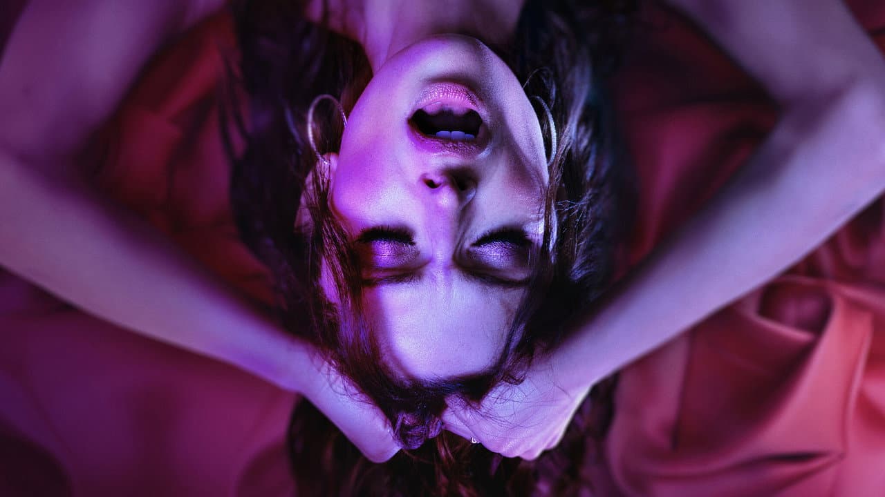 Sex/Life — backdrops 6