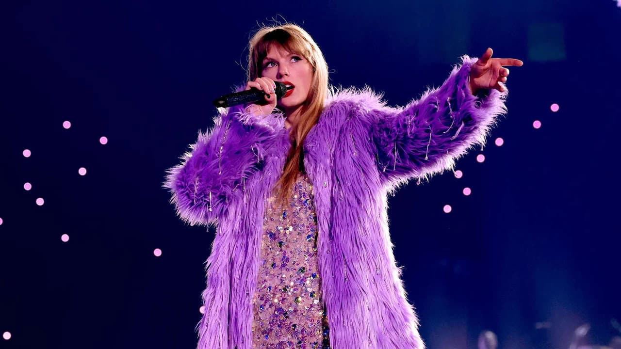 TAYLOR SWIFT | THE ERAS TOUR — backdrops 7