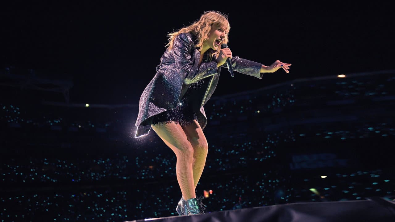 Taylor Swift: Reputation Stadium Tour — backdrops 4