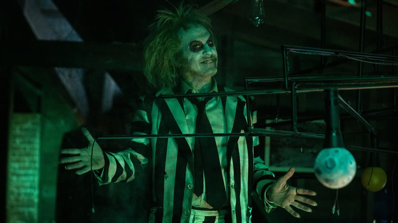 Beetlejuice Beetlejuice — backdrops 7