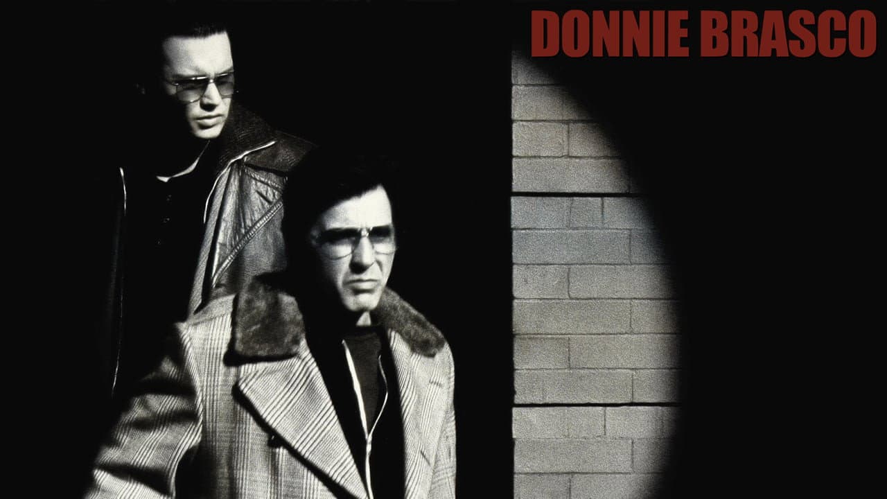 Donnie Brasco — backdrops with title 4