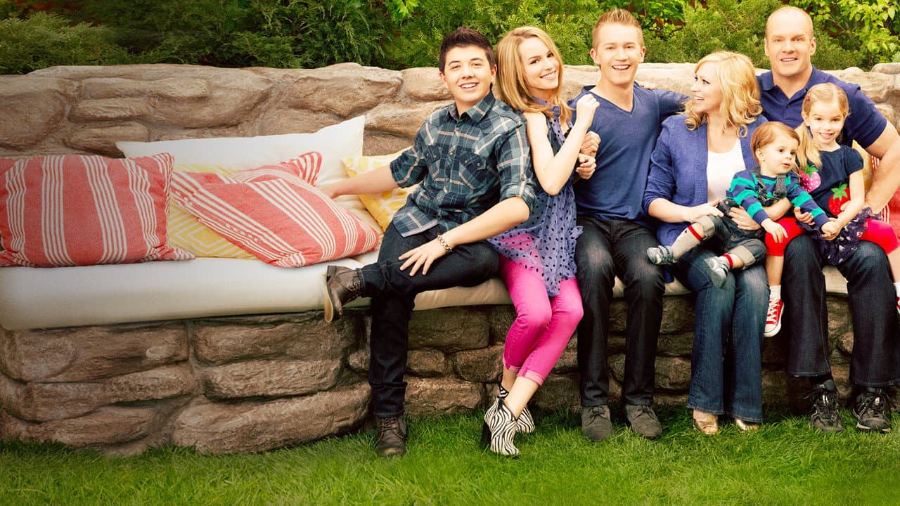 Good Luck Charlie — backdrops 7