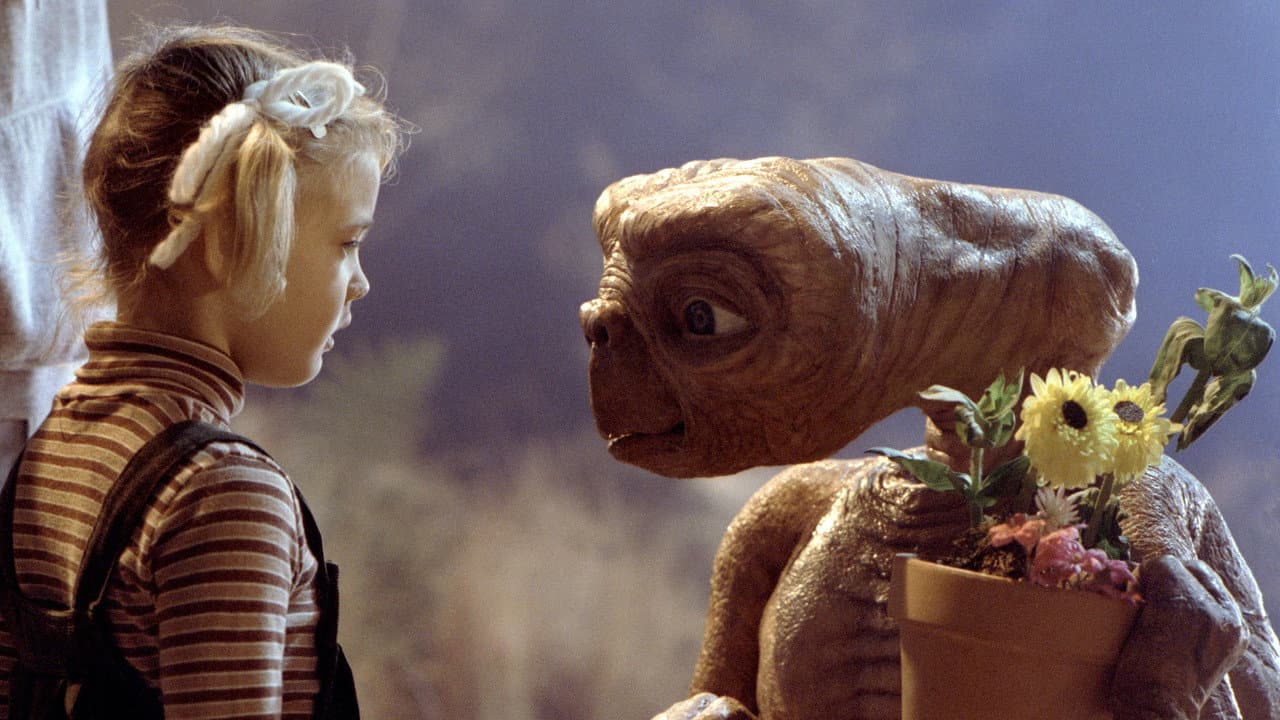 E.T. the Extra-Terrestrial — backdrops 3