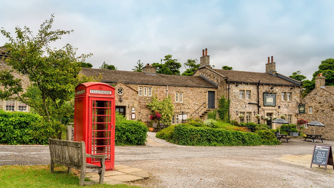 Emmerdale — backdrops 4