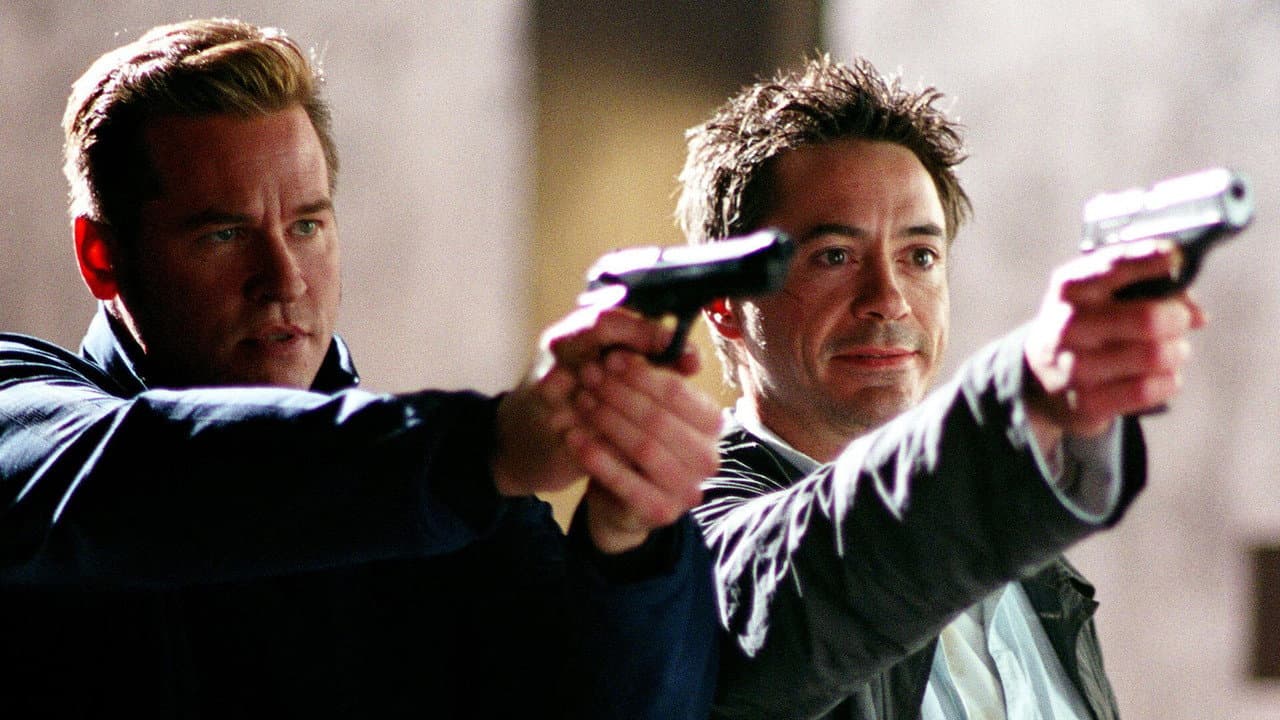 Kiss Kiss Bang Bang — backdrops 3