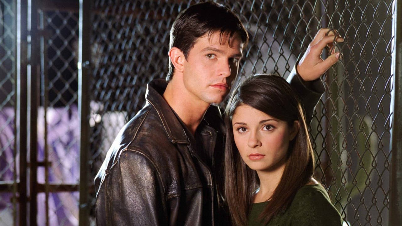 Roswell — backdrops 1