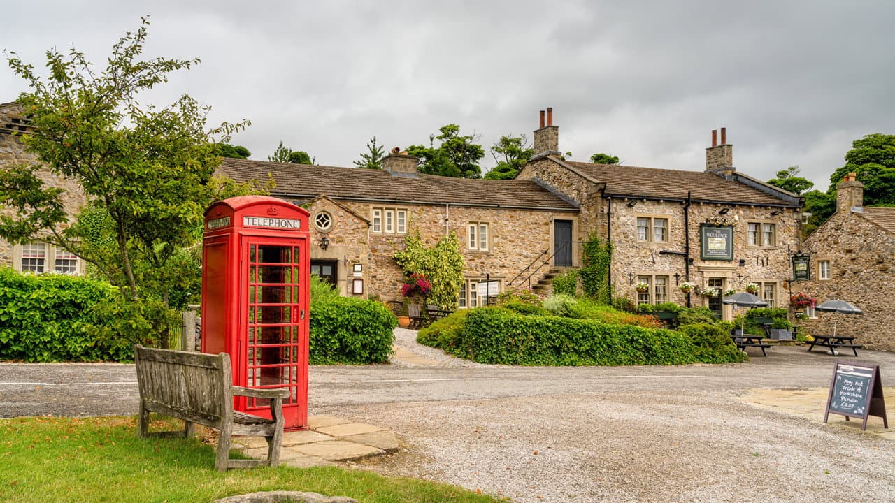 Emmerdale — backdrops 6
