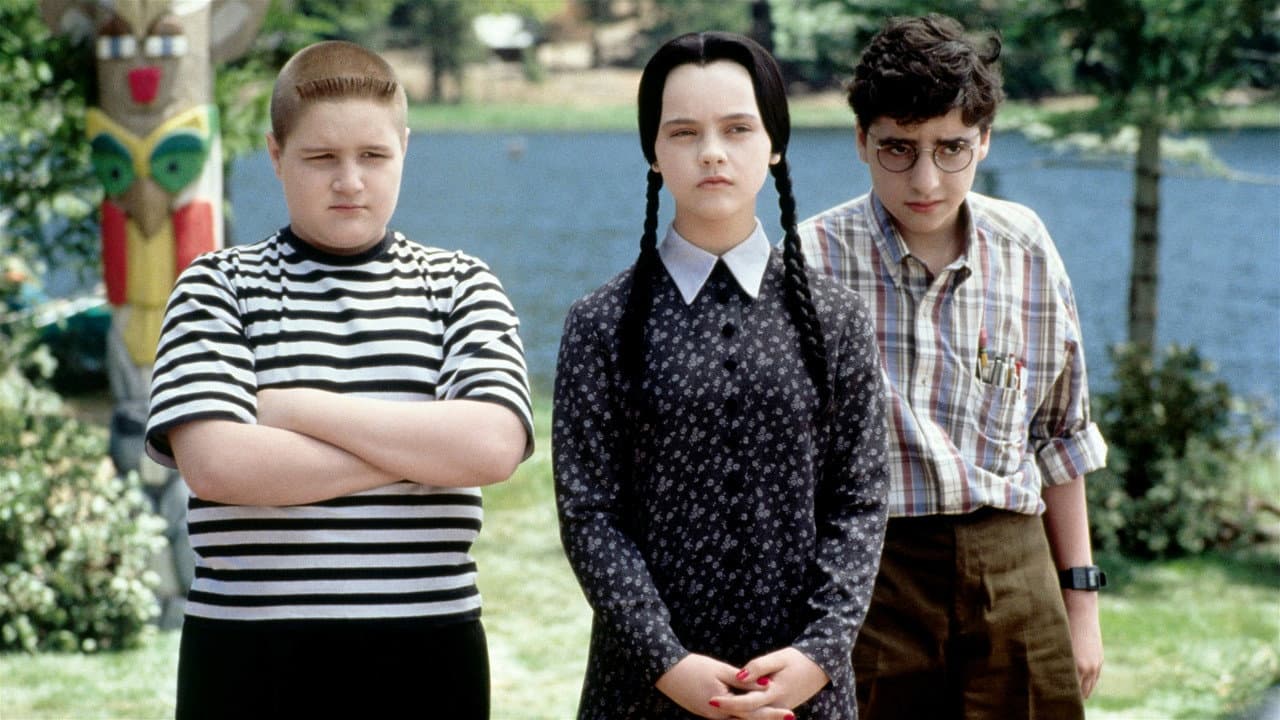 Addams Family Values — backdrops 5