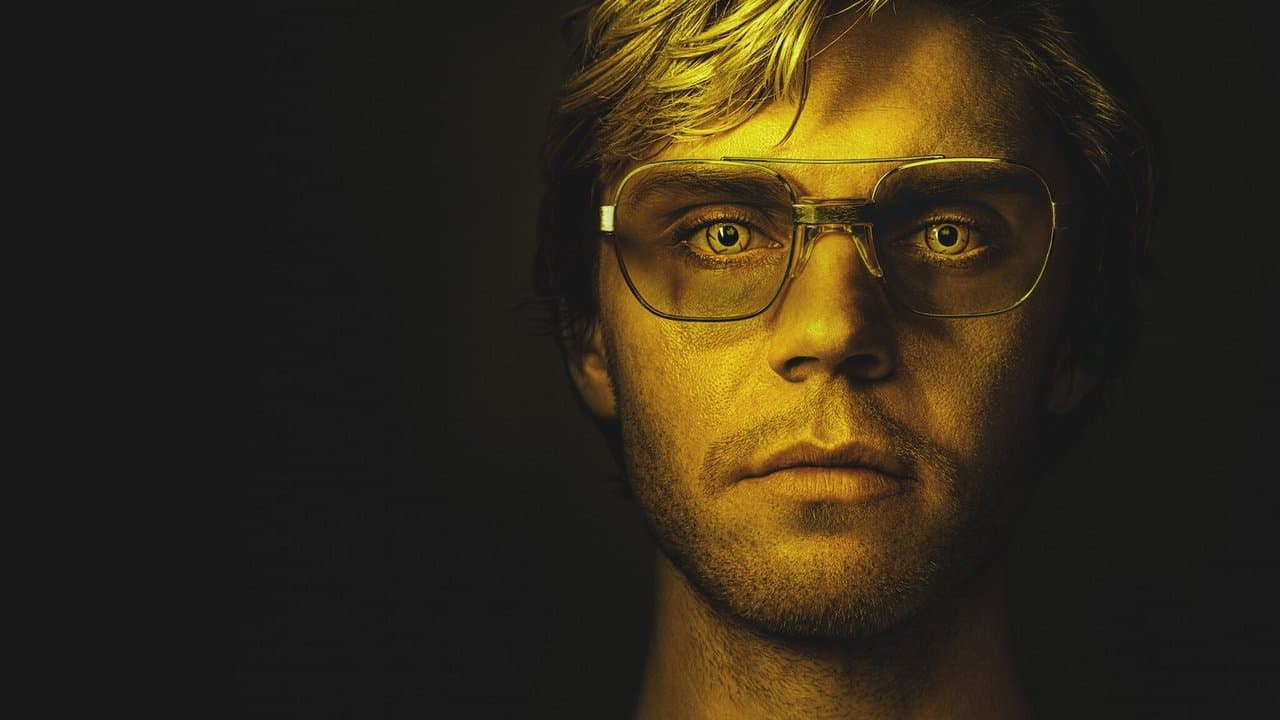 DAHMER - Monster: The Jeffrey Dahmer Story — backdrops 2