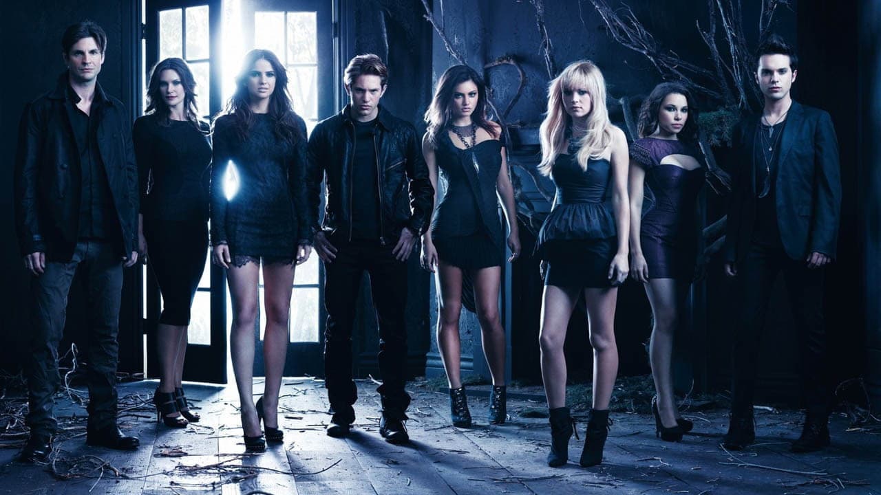The Secret Circle — backdrops 7