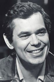 Photo of Leslie Carlson