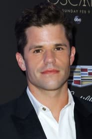 Photo of Charlie Carver