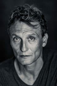Photo of Oliver Masucci